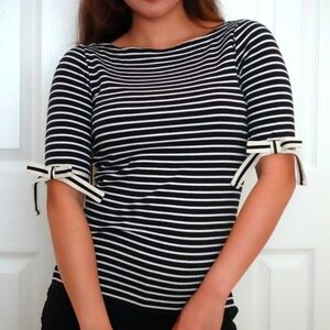 Striped bow sleve top